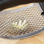 Multi-function Vegetables Squeezer Handheld Ginger Mincer Tools Rolling